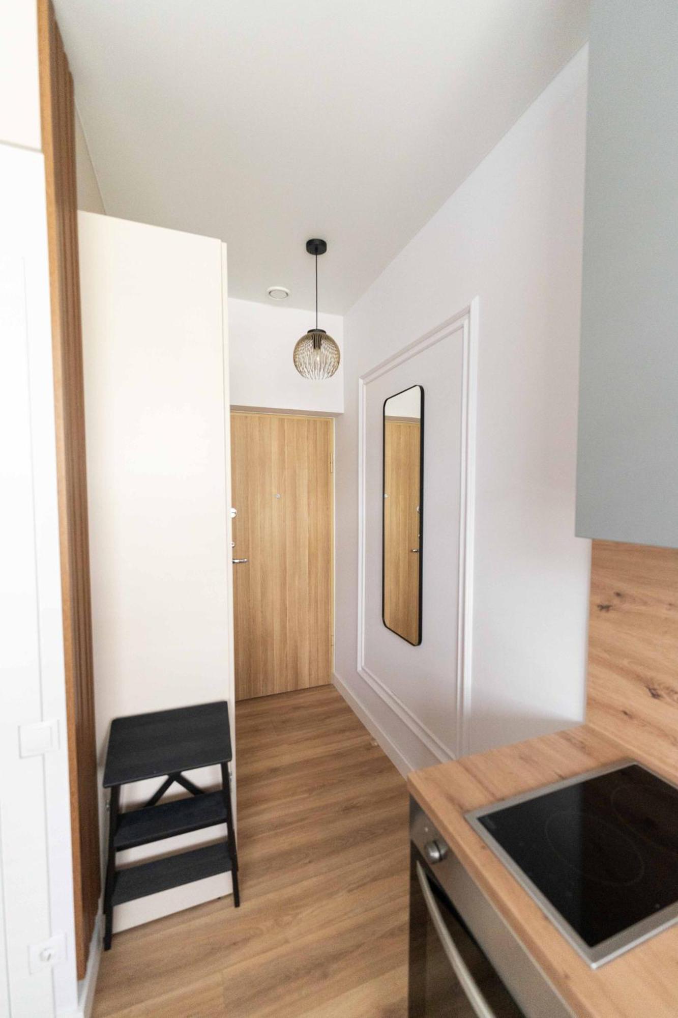 Cozy And Light Studio Apartment Near City Center Vilnius Exteriör bild